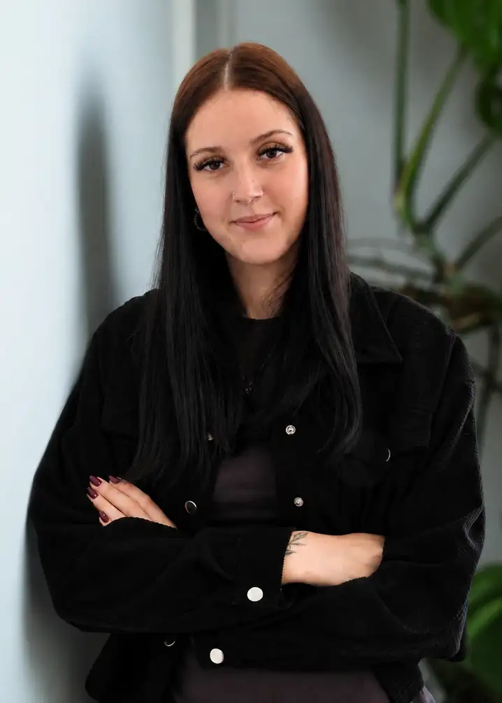 Valentina Lackerbauer crop